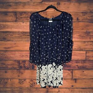 5 for $25🔥SirenLily Navy Bell Sleeve Floral Dress Small- New With Tags